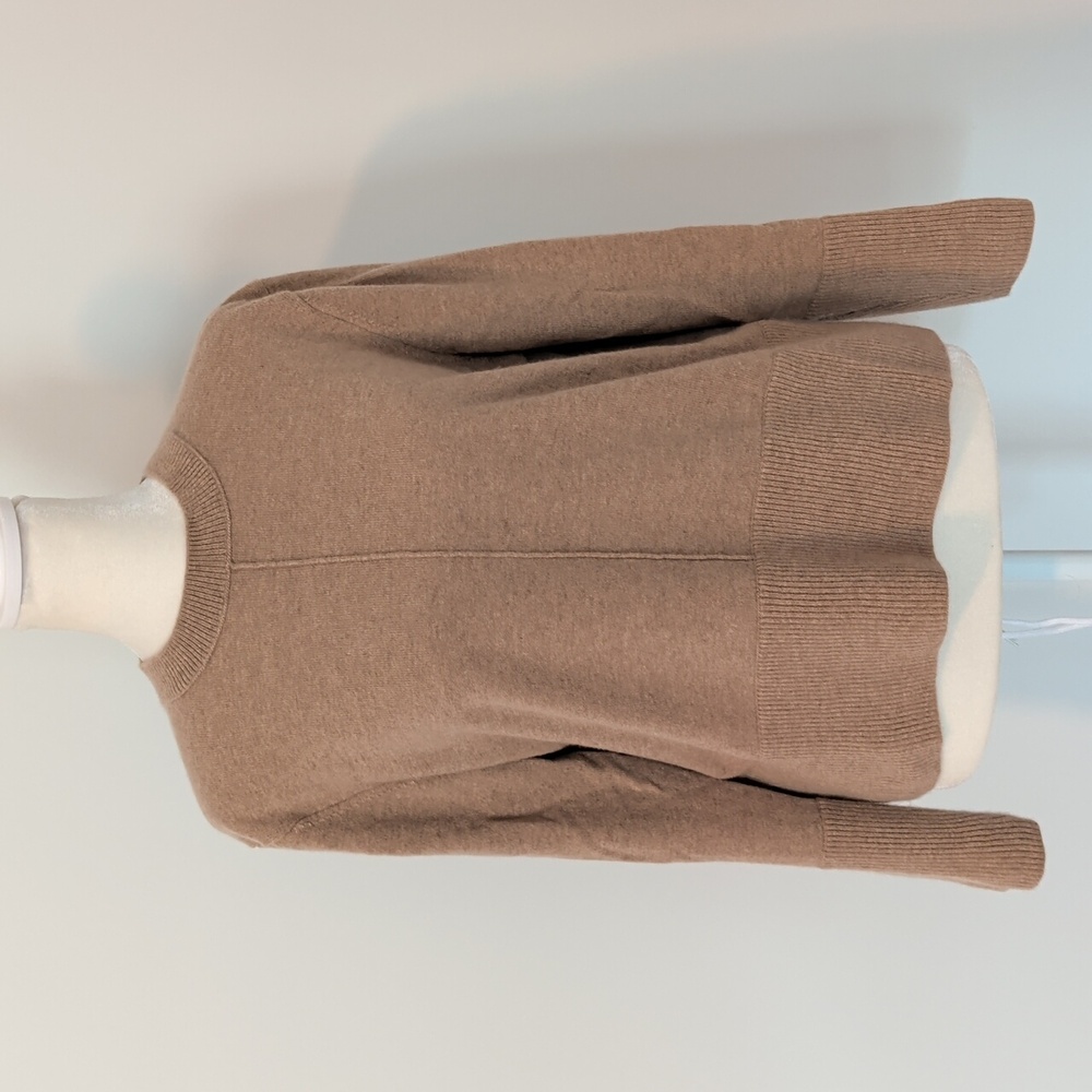 Kinross Women's Beige Cashmere Crew Neck Sweater